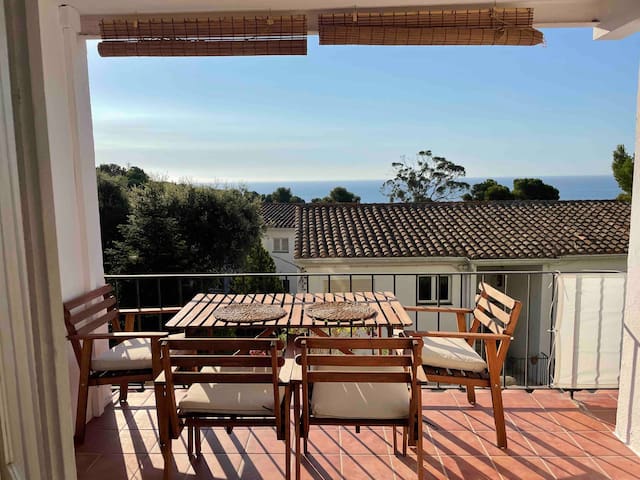 CAL VERT – Brand new charming apt with sea view