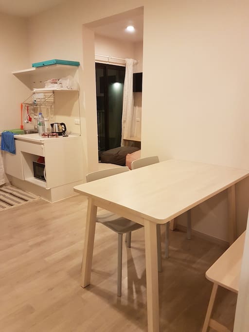 kitchen and dinning zone