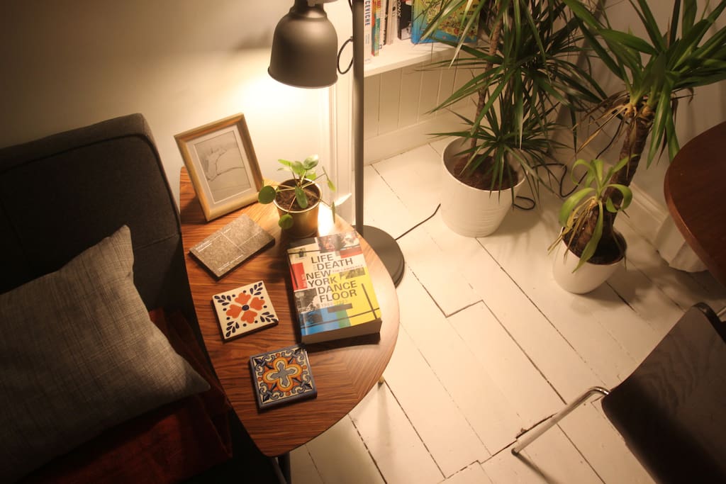 Lamps & plants to relax you in the evenings!