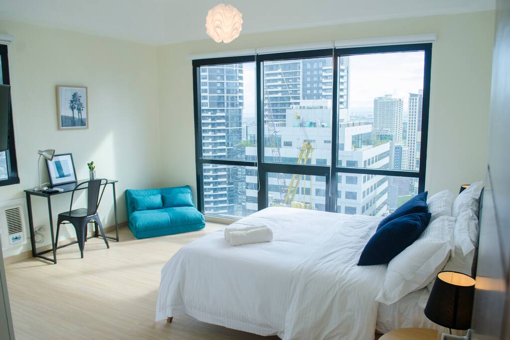 Beautiful city view bedroom