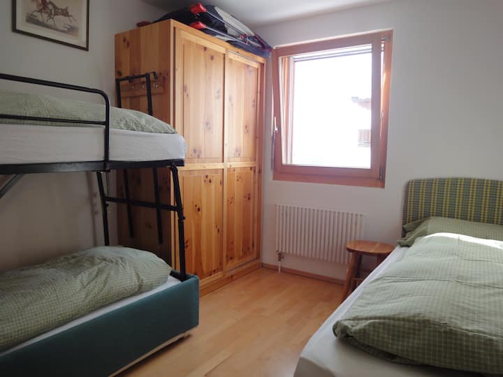 Საძინებელი 2/3 ადამიანისთვის