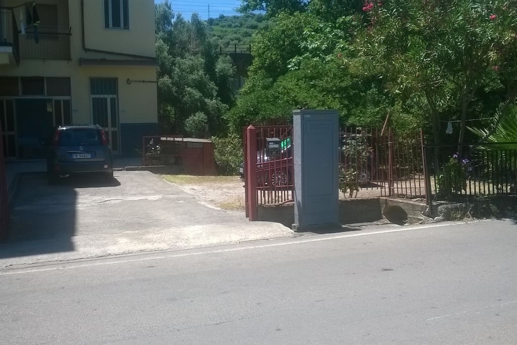 Ingresso con parcheggio privato