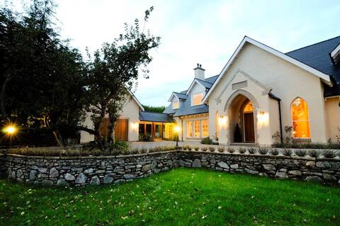 Stylish 5-bed house in Inverness