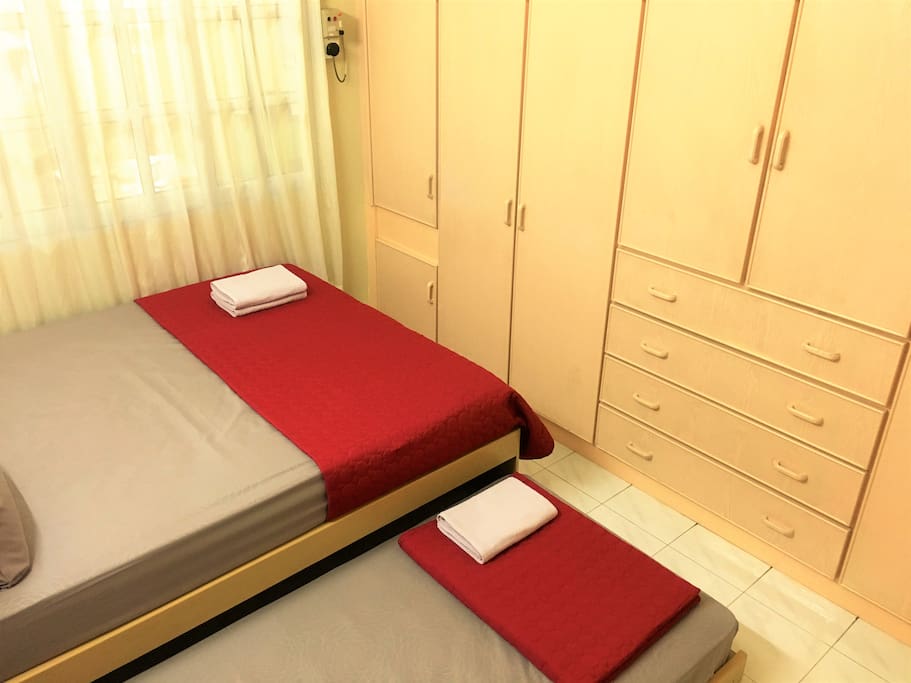 1 Queen bed and 1 pull out Single bed, comfortably fit up to 3 guests