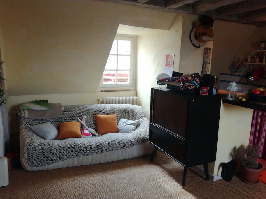 Salon - Vue sur le canapé