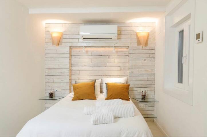 Wonderful double apartment in the heart of Madrid gallery image 2