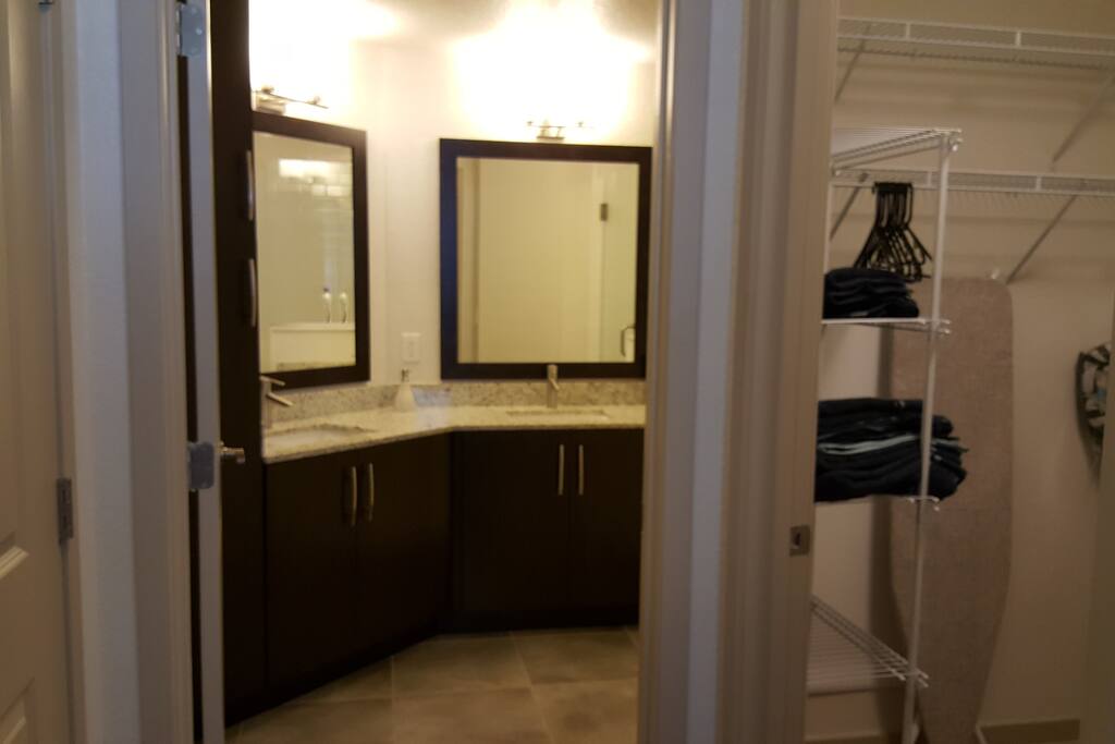 Lindo baño con doble lavamanos