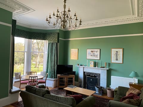 Top Airbnb: Beautiful Apartment in Edinburgh in Stockbridge & Inverleith