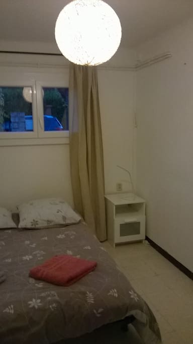 Chambre avec lit double
