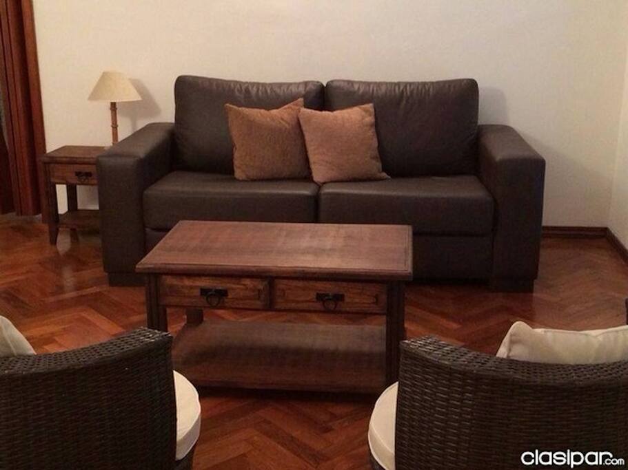 Sofa cama capacidad 2 personas.