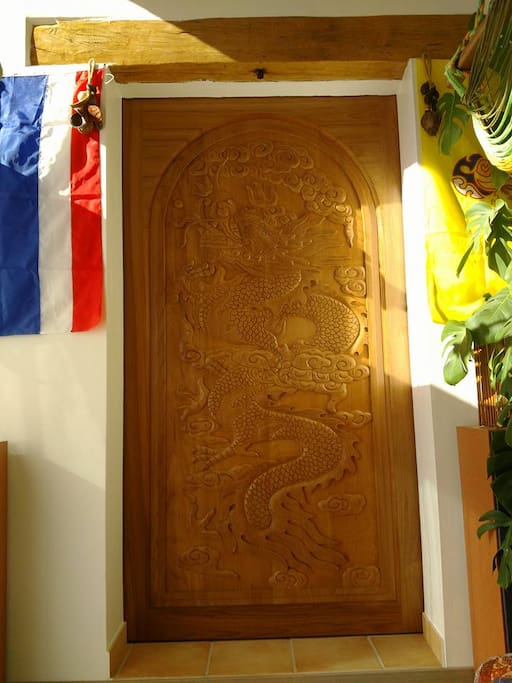 Thai slide door
