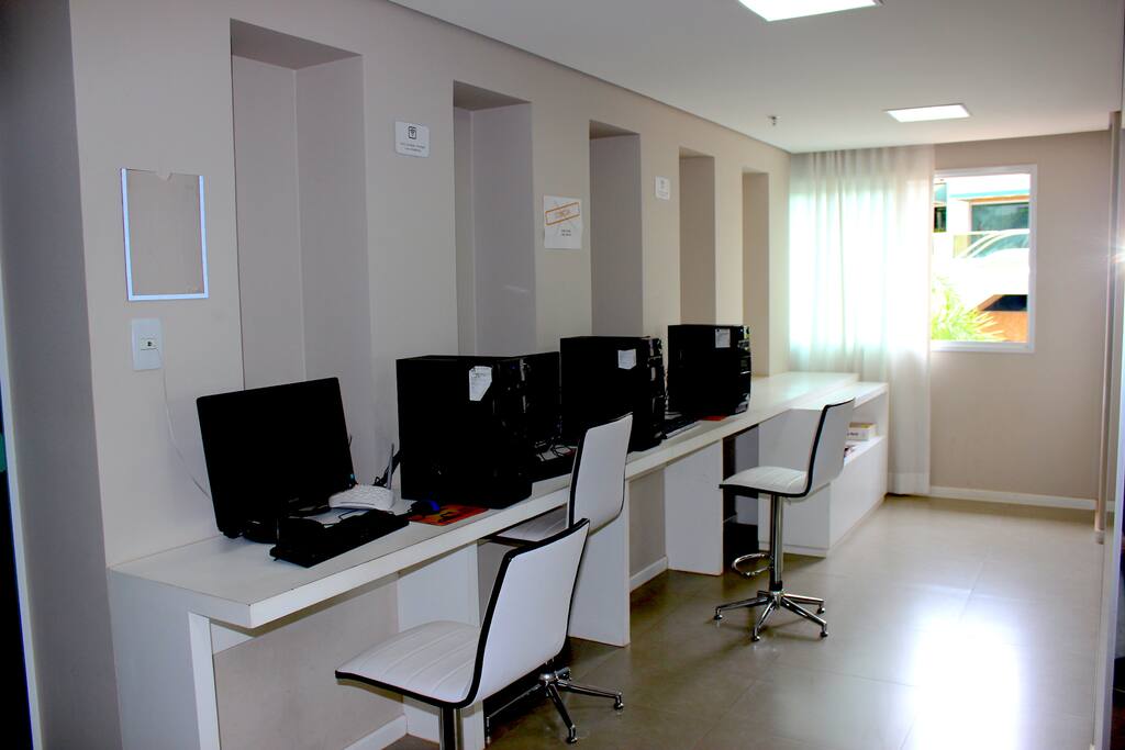 Sala de internet, TV e jogos