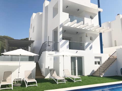 Fabulous modern Villa, Cala Vadella, swimming pool