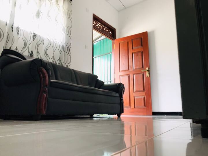 Home stay with 1 bedroom,kitchen with free parking Holiday homes for