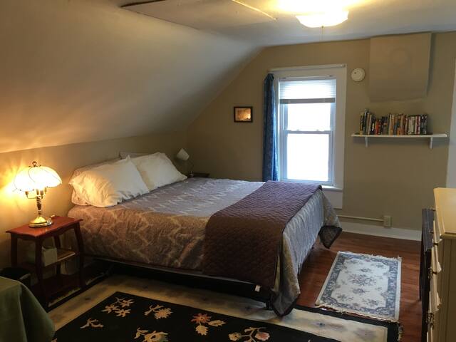 Cozy Suite with Private Entrance