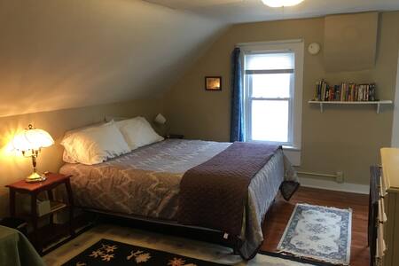 Cozy Suite with Private Entrance