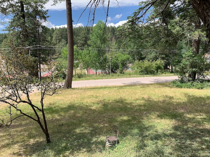 The Grand Cabin at Cloudcroft Cabins for Rent in Cloudcroft, New