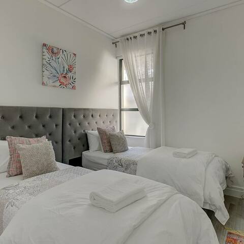 UniqueStay Paardevlei Square 3 gallery image 4