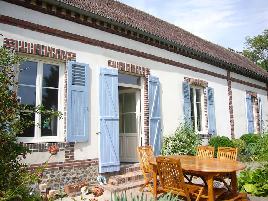 côté sud avec terrasse ensoleillée