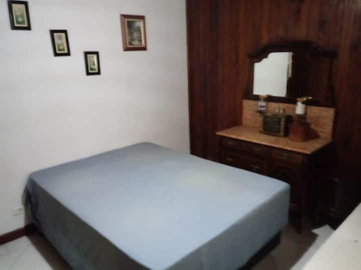 Dormitorio doble y una cama nido