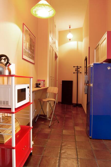 Entrance and breakfast bar