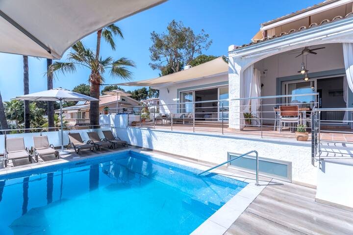 Stylish villa with sea view and pool in Alcudia gallery image 2