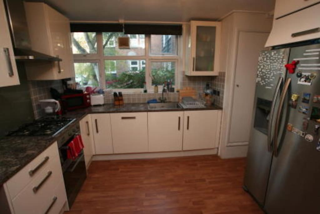 Open plan kitchen / dining area