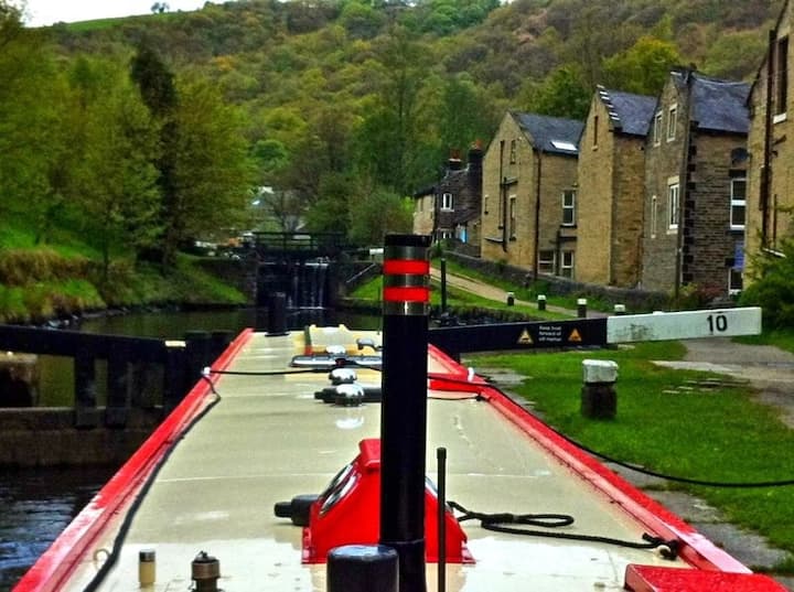 Beautiful Double Room on the Canal