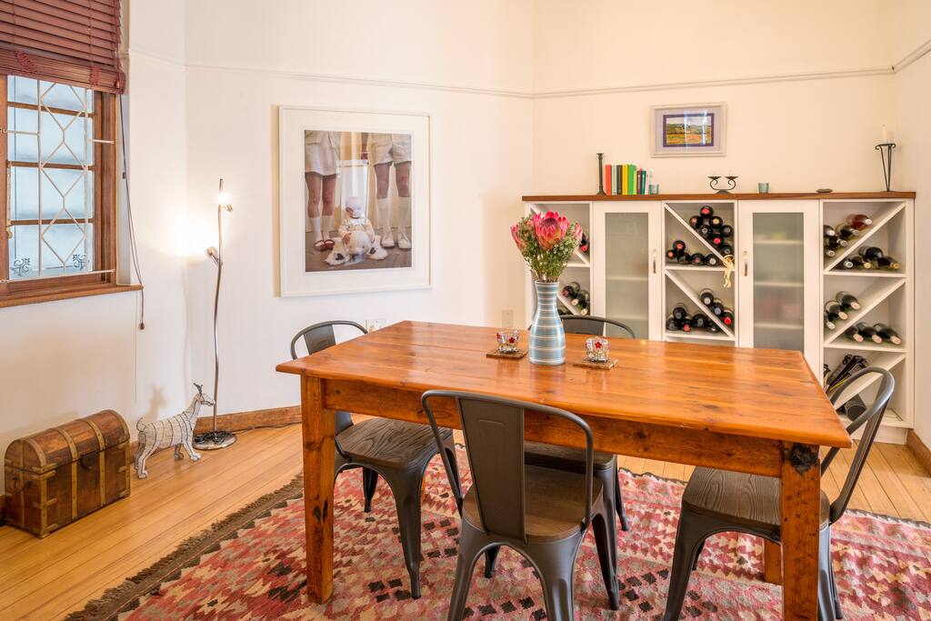 Dining area as you come in the entrance