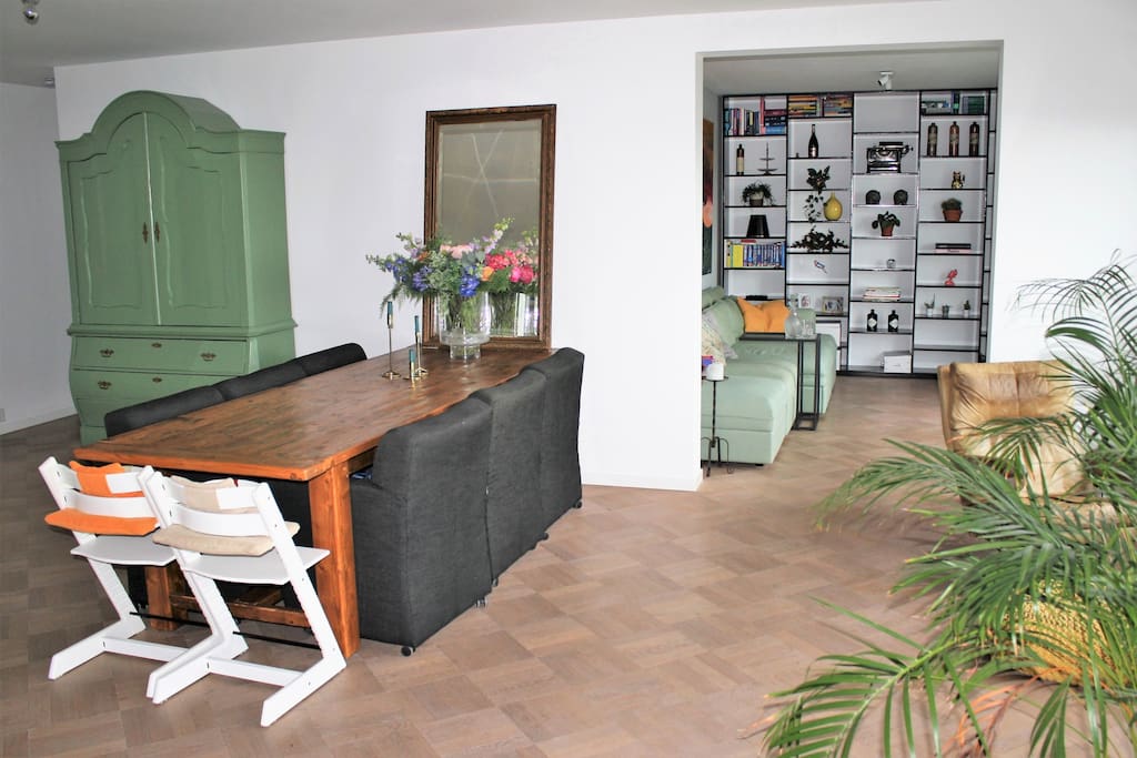 Large living space with side room