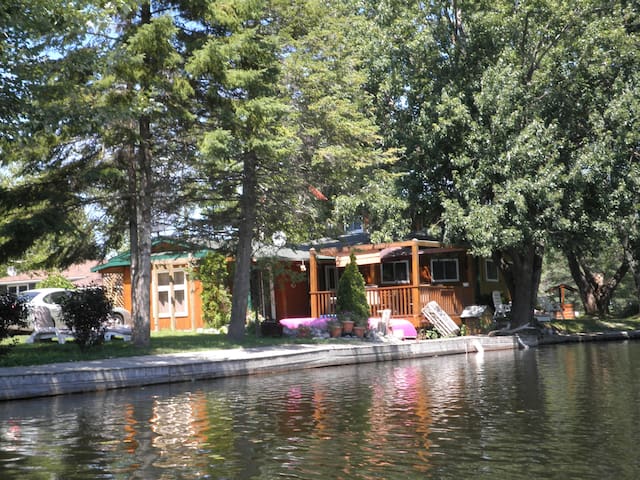 Cottage on Cameron