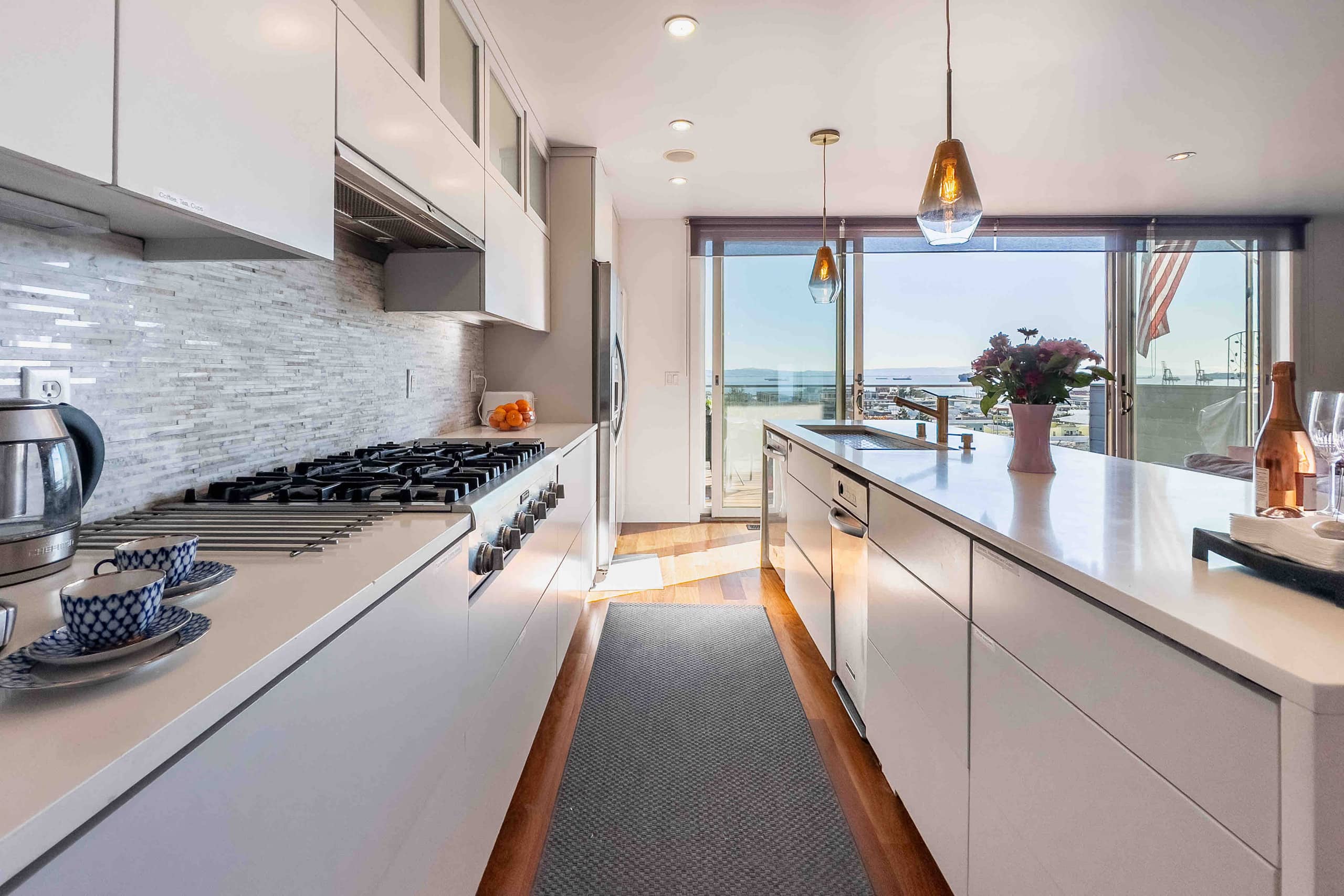 Home in San Francisco · ★4.82 · 3 bedrooms · 3 beds · 2 baths - Image 1