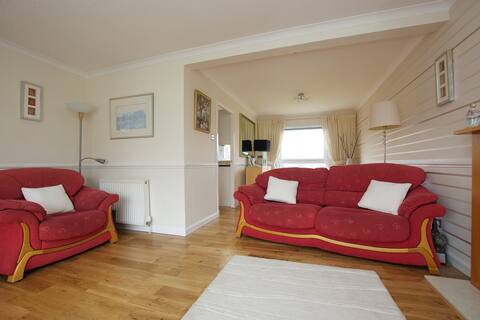 Sunny Room in house with beautiful views