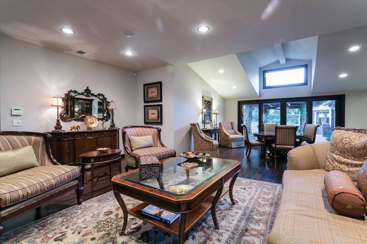 Luxury Resort Like Home gallery image 2