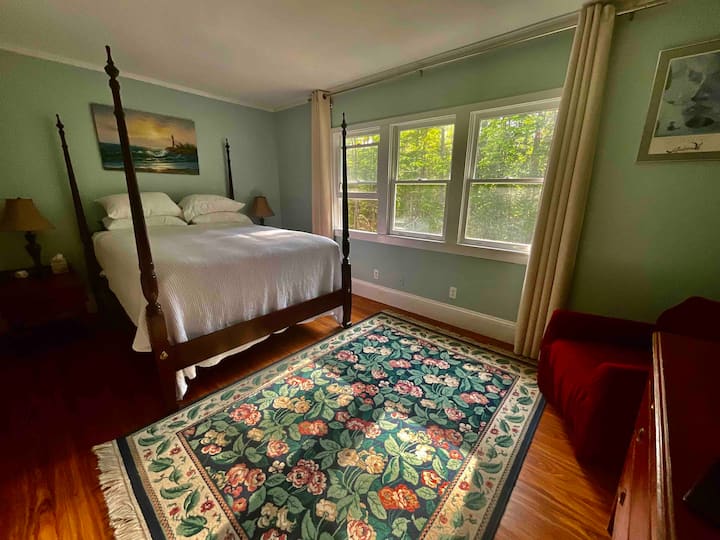 Bedroom #2, Blackout curtains, Queen Four Poster Bed, Ultra Soft Sheets