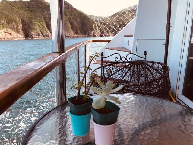 360 sea-view,Unforgettable Memories in LivingBoat gallery image 4