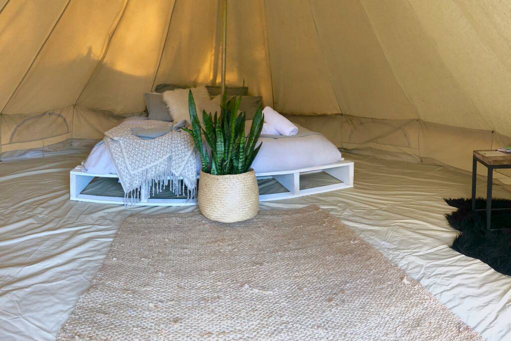 The king bed set up.