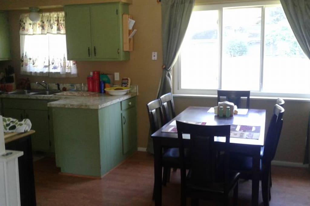 Full kitchen and dining room