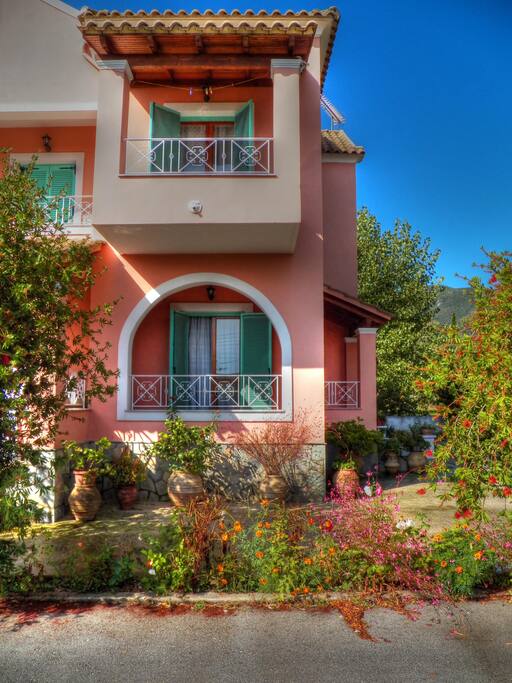 2 level apartment connected with internal staircase