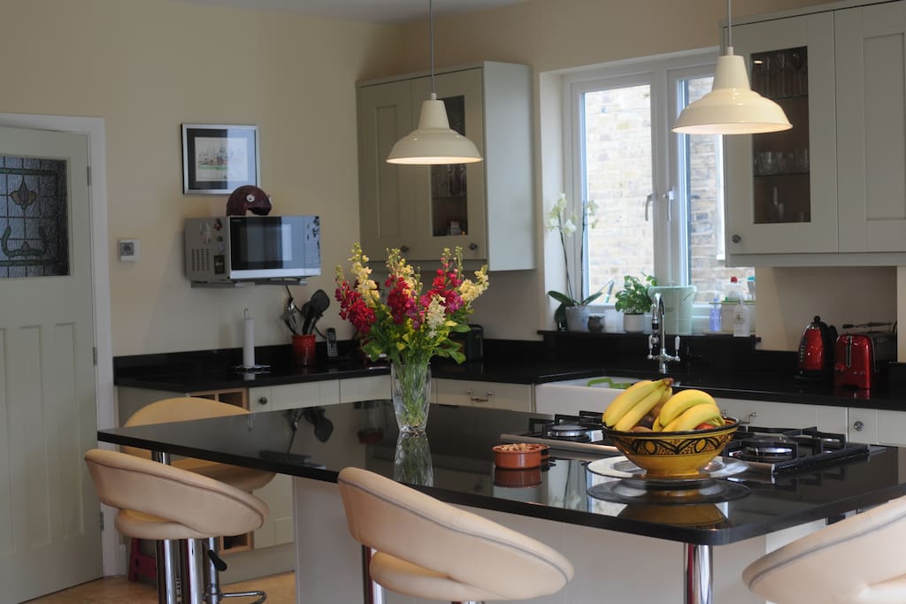 Kitchen/diner with over 2 metre island