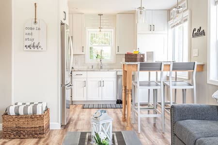 Beautiful Home Near DC, National Airport & Harbor