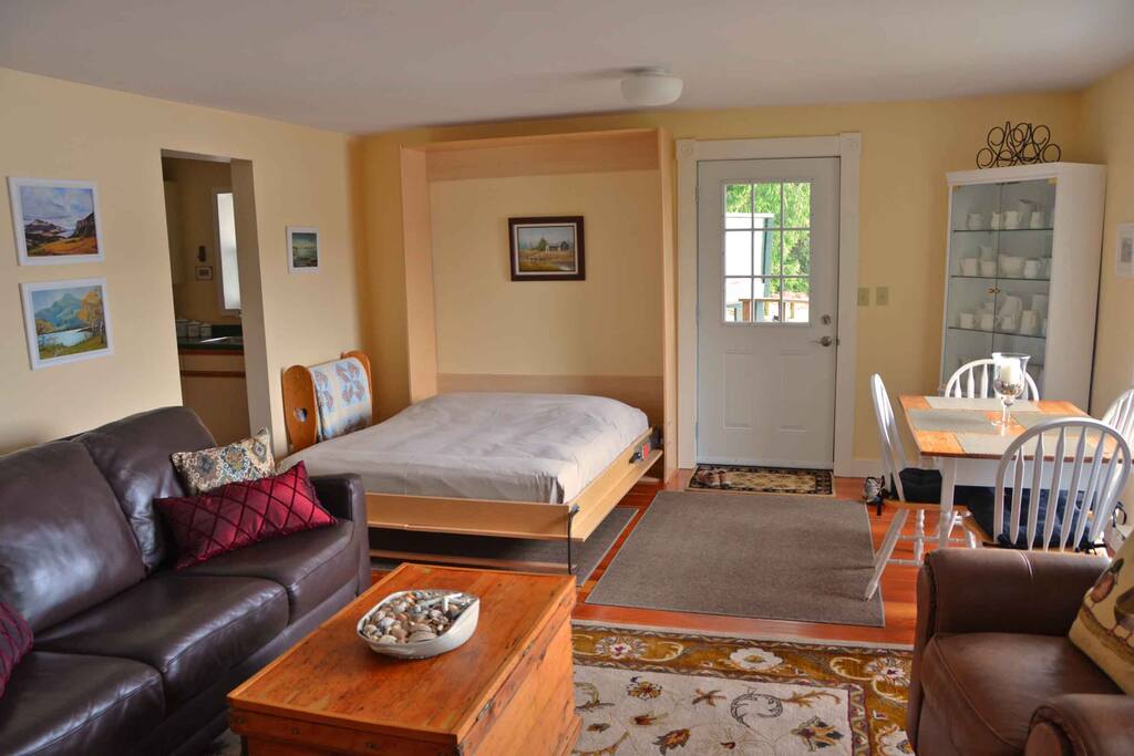 Private Oceanfront Cottage Cottages for Rent in Sooke