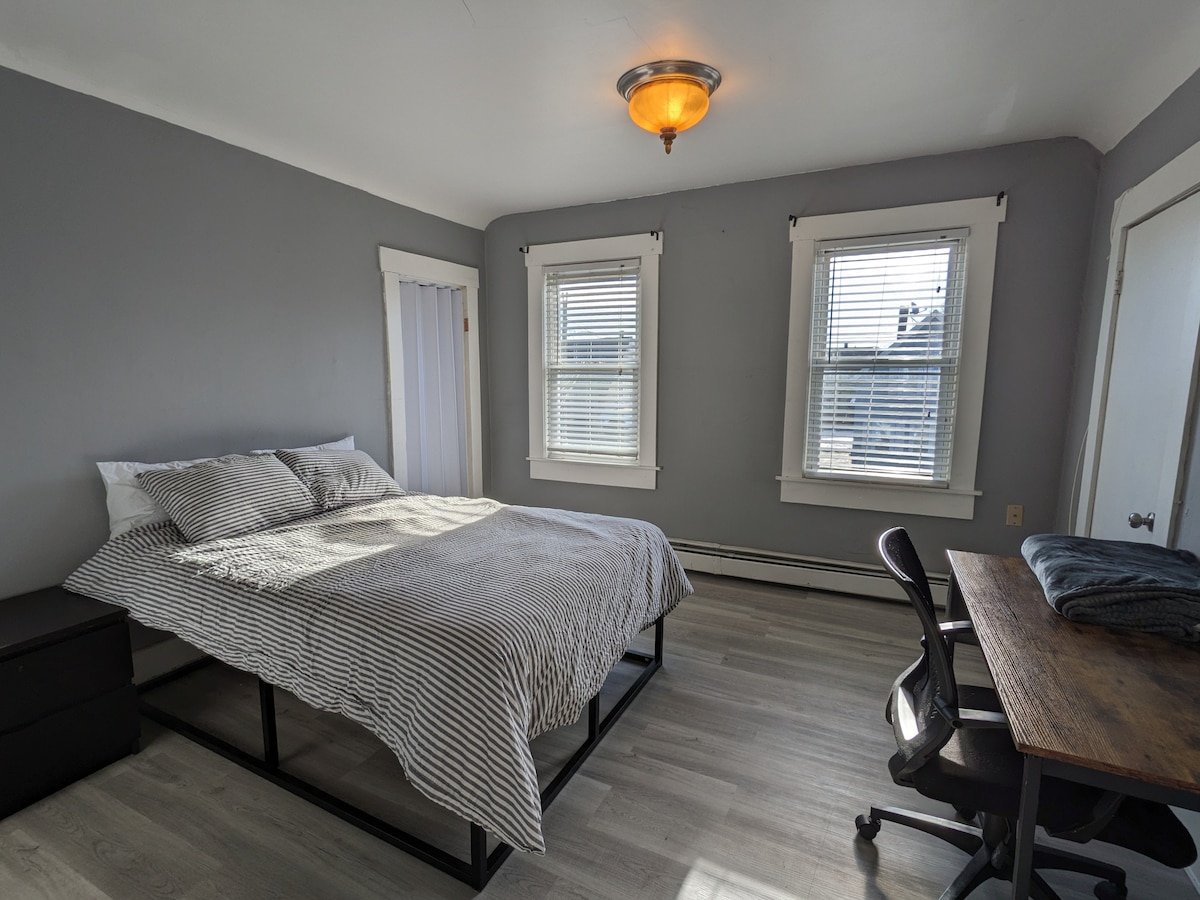 Entire 3bedroom condo near UMass Lowell Condominiums for Rent in Lowell, Massachusetts