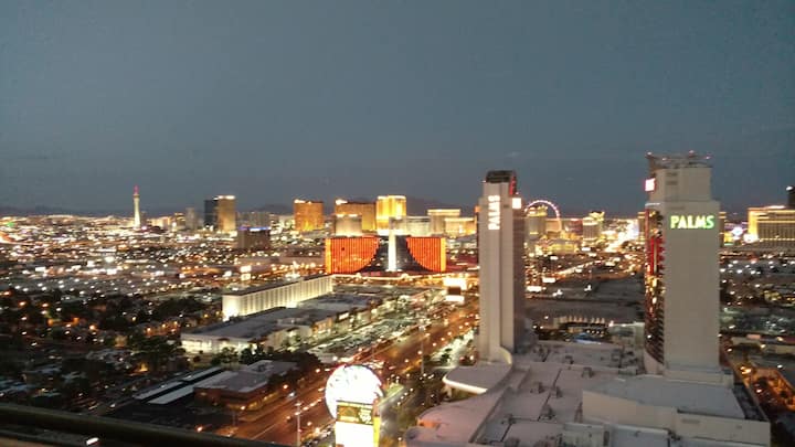 Vegas Luxury Strip view Palms Place Kitchen P10