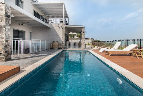 Terra Nova – Villa with Pool, Sauna & Safe Room
