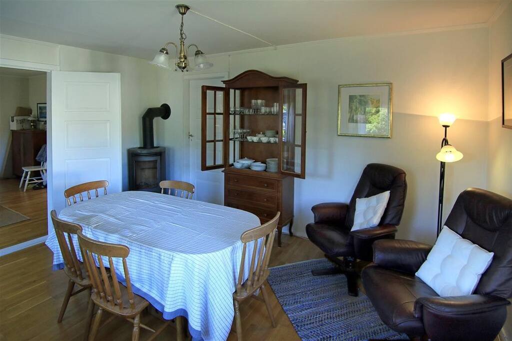 Dining & fireplace