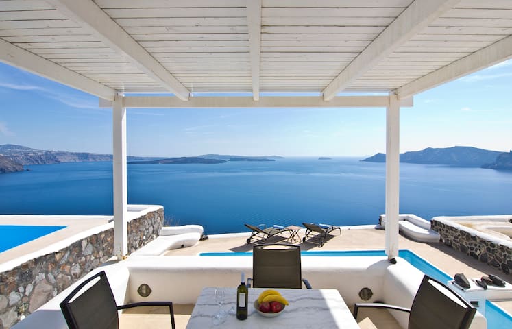 Private Villa with Pool in Oia, view, parking