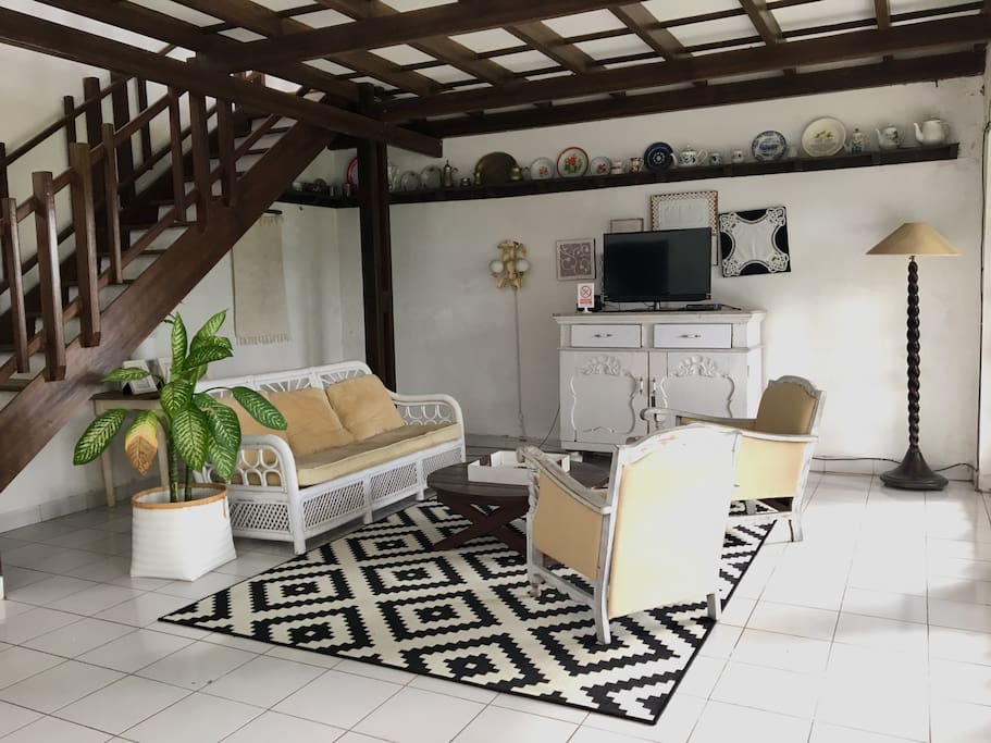 Dago De Pan Guesthouse For 10 In Dago Bandung Villas For Rent In Bandung Jawa Barat Indonesia Dago De Pan Guesthouse For 10 In Dago Bandung Villas For Rent In Bandung Jawa Barat Indonesia