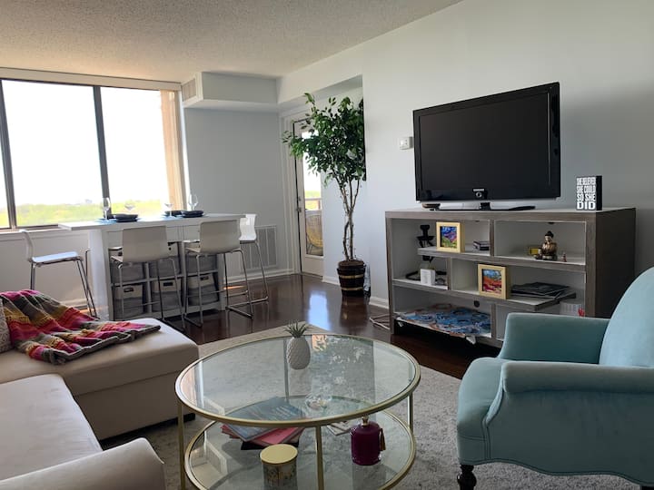 Stylish One Bedroom With Outdoor Pool - Silver Spring, MD