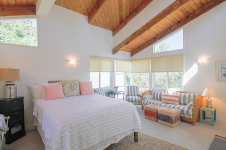 Charming Beverly Hills Spanish Guest House